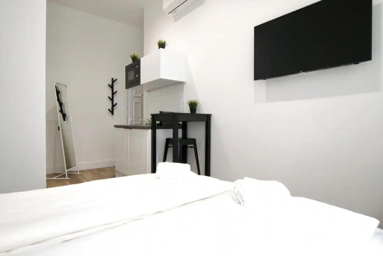 Studio Apartments By Hi5- Apartment In Downtown Budapest Exterior photo